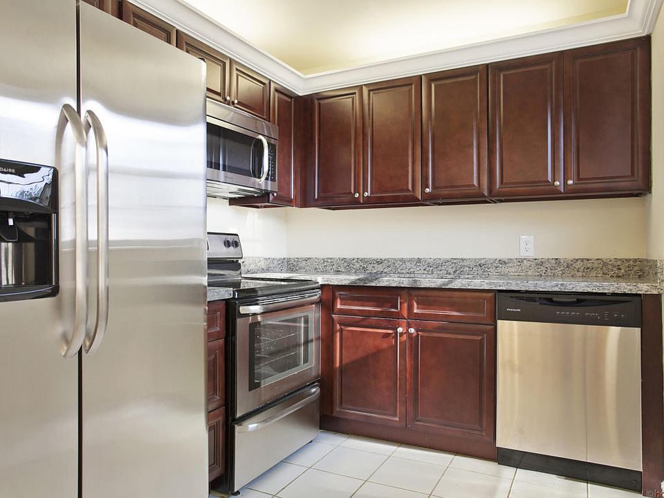 1st image of 153 Windsor Dr #G