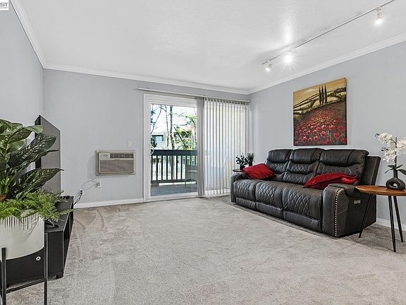 5th image of 1087 Murrieta Blvd APT 242