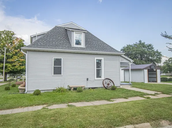 250 N Elm St, Monticello, IA 52310