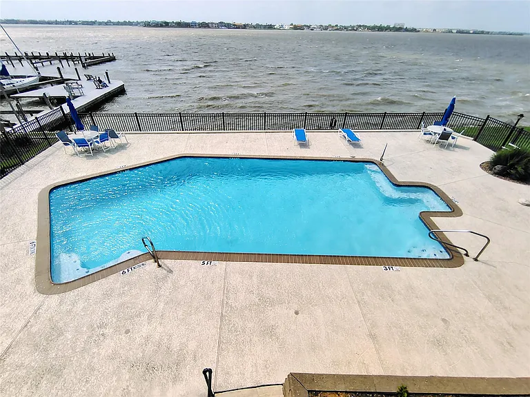 205 Yacht Club Ln #205 — Photo 5