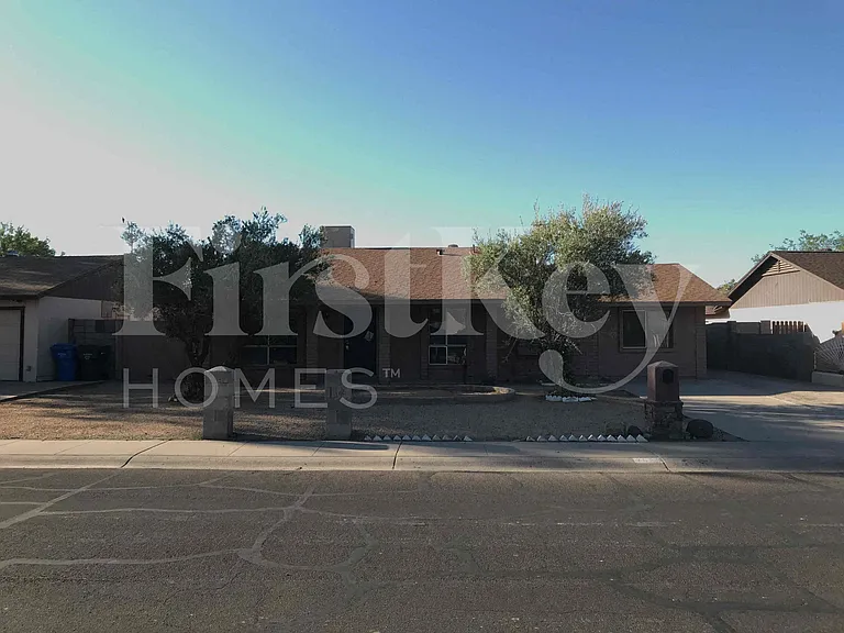 7629 W Flower St — Photo 1