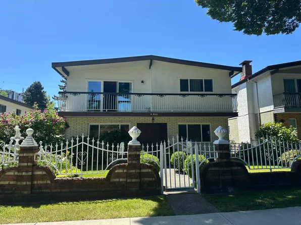 2698 Ward St, Vancouver, BC V5R 4S6
