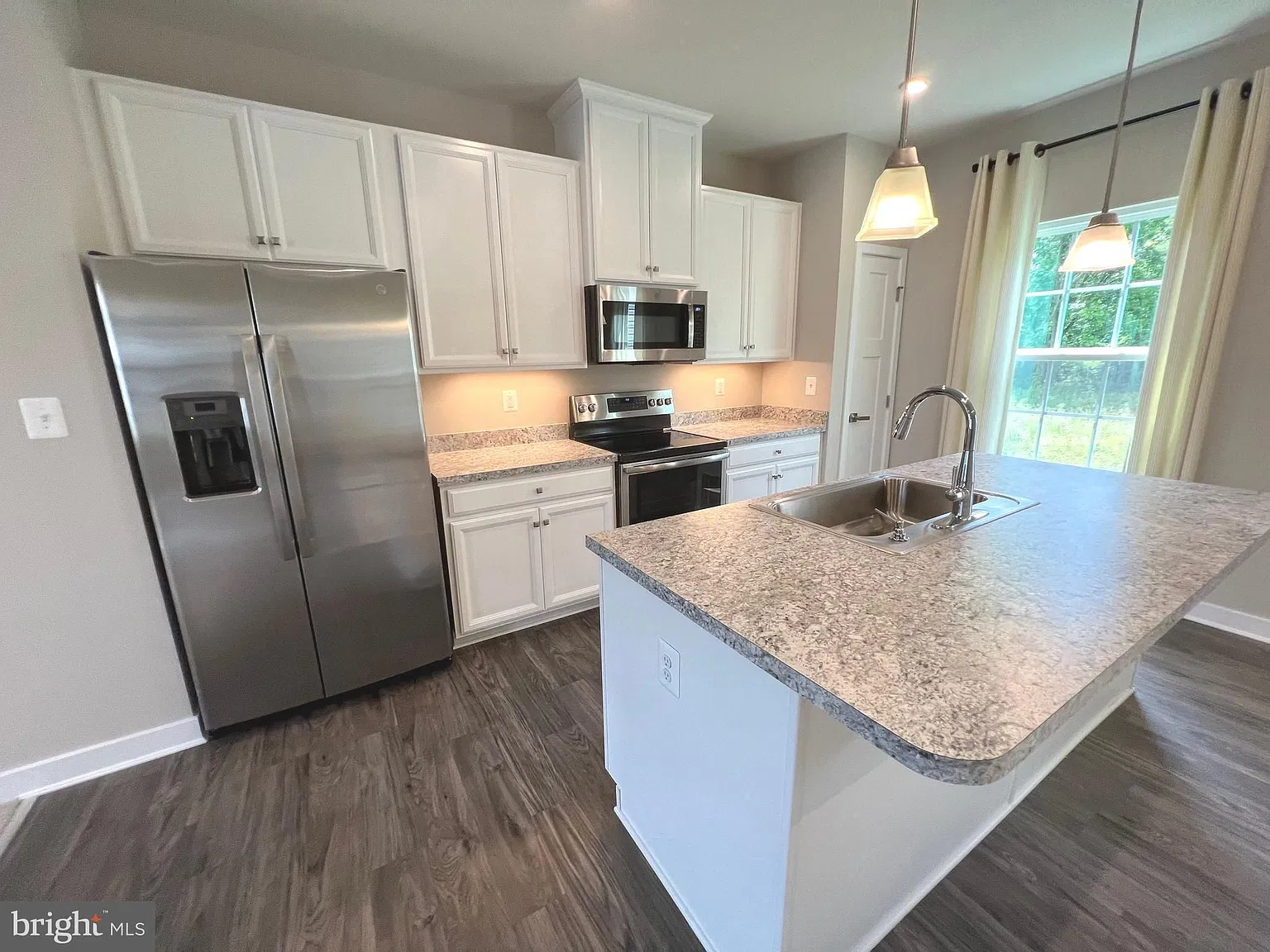 3 bed, 2.5 bath, 1725 sqft, $2,900 — Photo 3