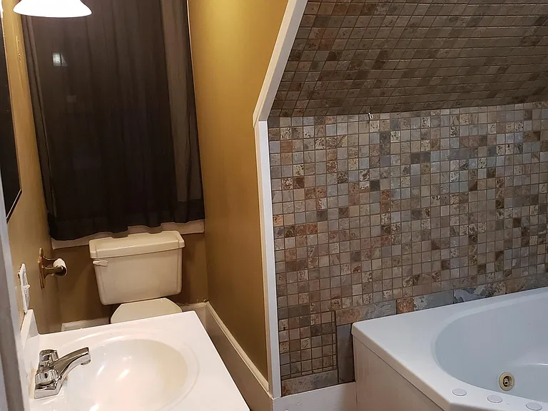 800 E Armour Blvd #CARRIAGE HOUSE — Photo 8