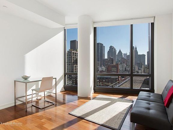 5th image of 101 Warren St APT 1550