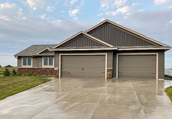 2nd image of 1553 Otter Way