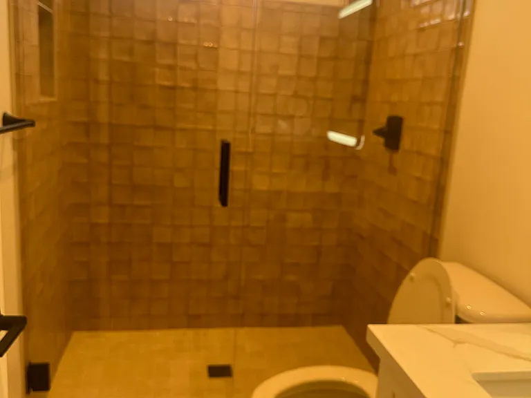 526 Larkin St — Photo 7