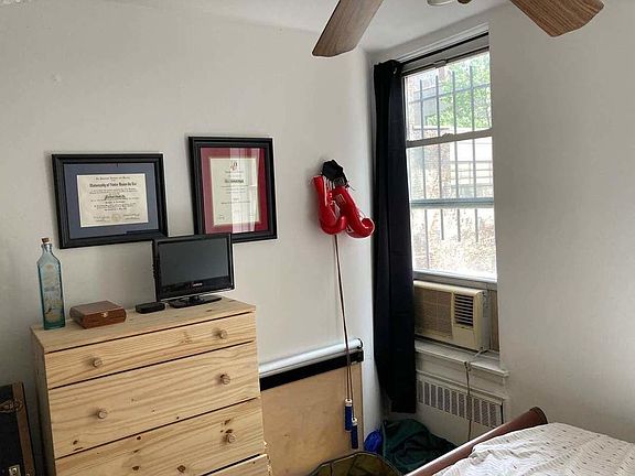5th image of 70 W 71st St #40E