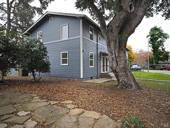 3rd image of 32 Lovejoy Way