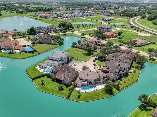 5623 Waters Landing Ln, Richmond, TX 77469