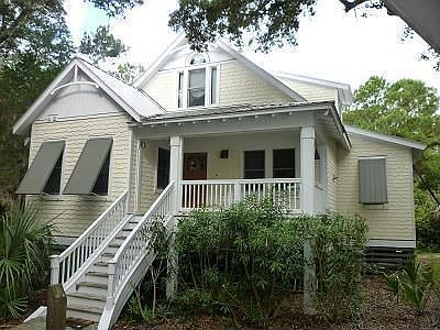 1st image of 7 Laurel Cherry Ct