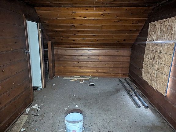 3rd image of 4240 Delaware St