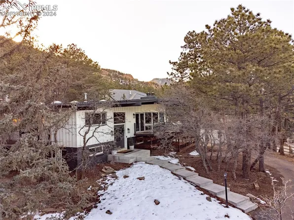 42 Upland Rd, Colorado Springs, CO 80906