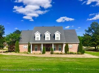 125 Tall Oaks Dr, Senatobia, MS 38668