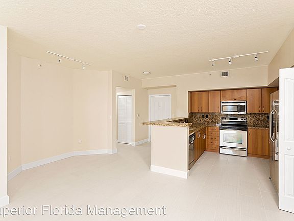 5th image of 250 NE 3rd Ave #1512