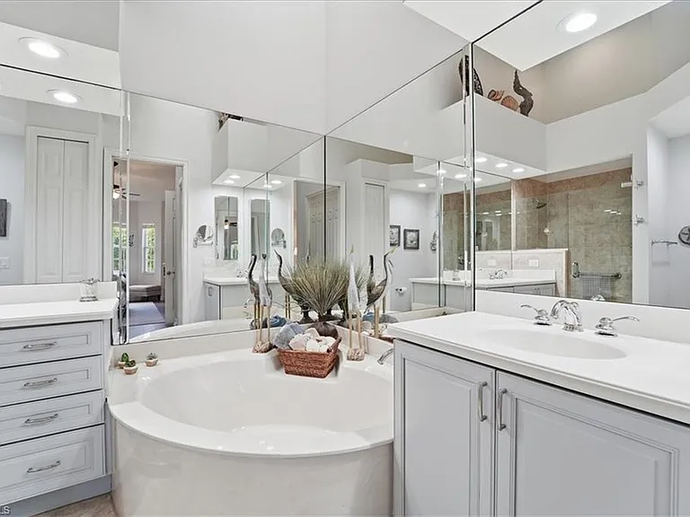 7842 Hawthorne Dr #1703 — Photo 22