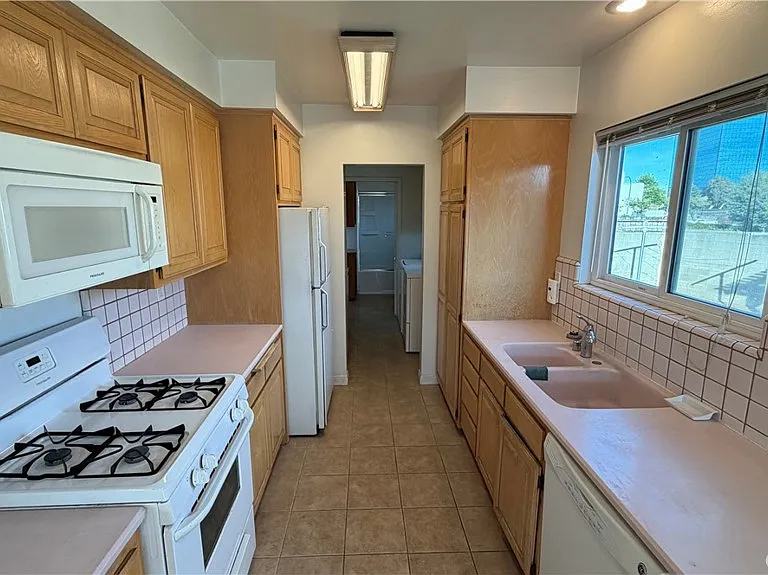 2700 Concord Ave — Photo 10