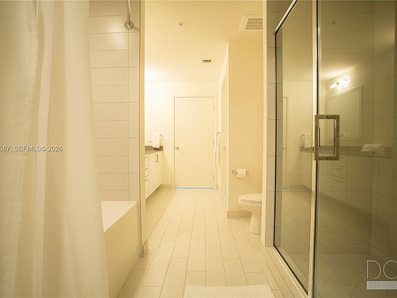 5th image of 999 SW 1st Ave APT 2915