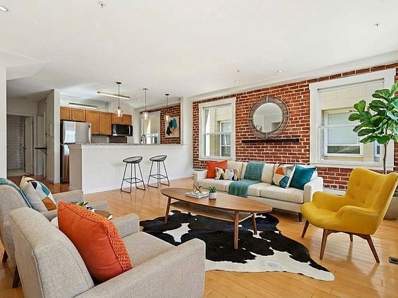 Living room (staged)