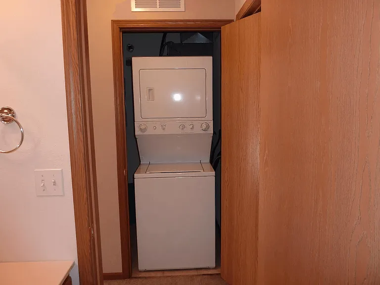 40th A2 - Laundry