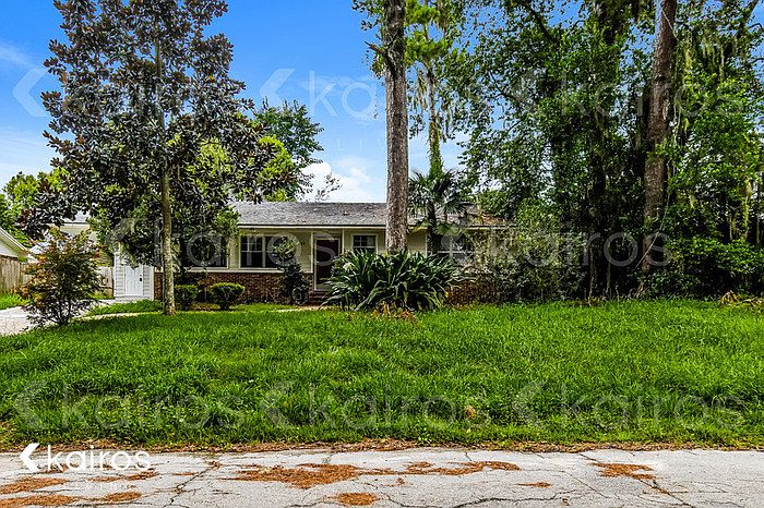 1st image of 1169 SE Magnolia Loop
