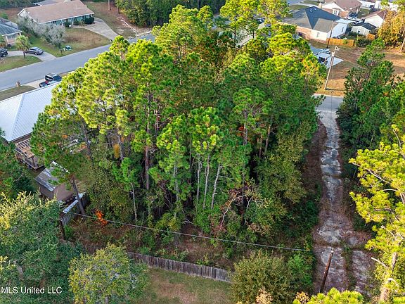 3rd image of Greenwood Dr Lot 4