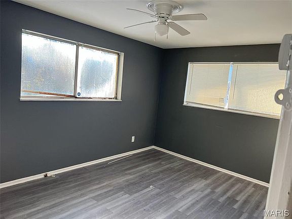 5th image of 4610 Lexington Ave