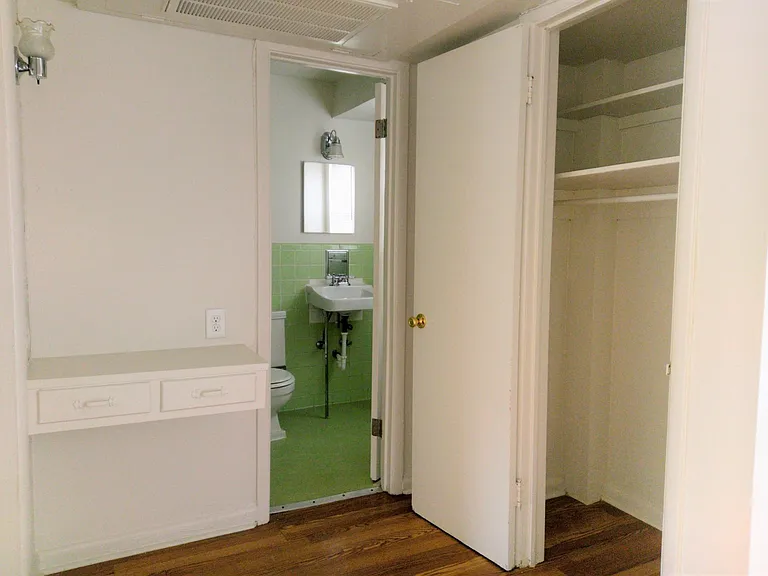 5729 Martel Ave #A — Photo 6