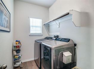 911 Hay Loft Ln #911, Royse City, TX 75189