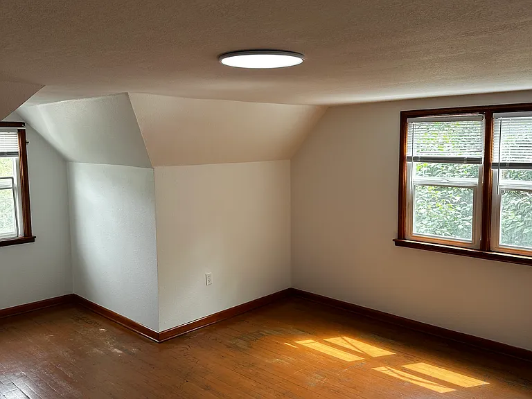 406 E James St #2 — Photo 9