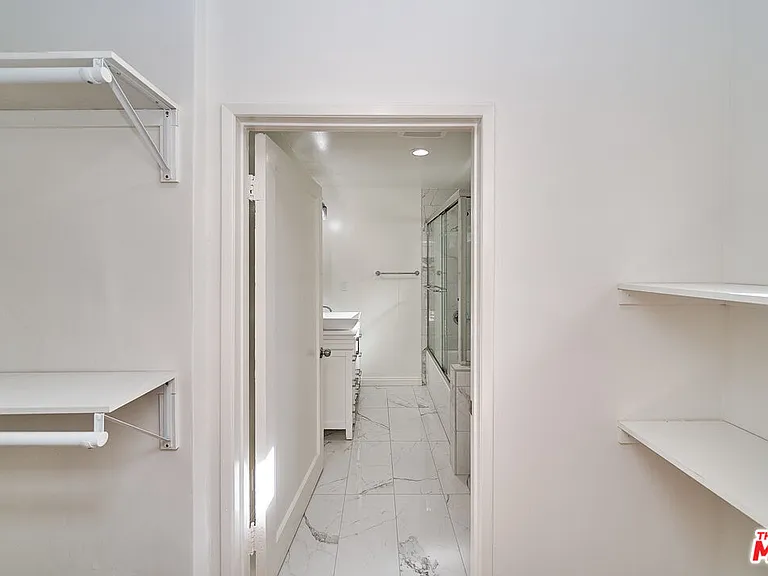 830 S Norton Ave — Photo 3