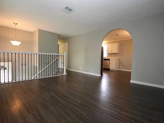 3rd image of 194 Kings Deer Dr