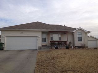 2121 Raven Oaks Cir, Lincoln, NE 68521