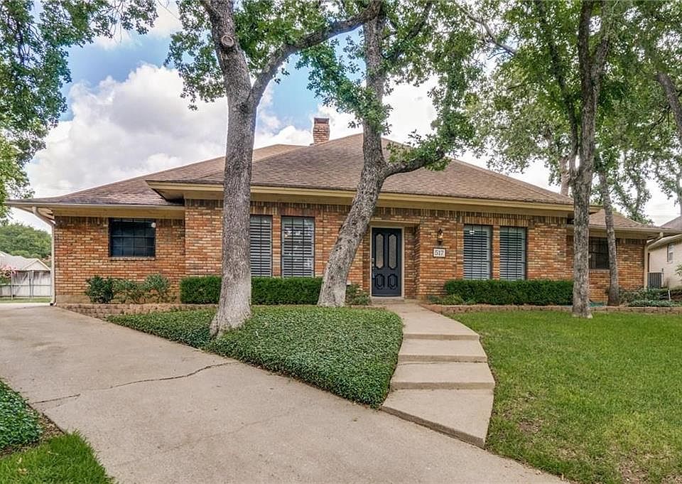 1st image of 517 Country Wood Ct