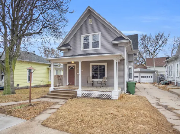 416 W 21st St, Kearney, NE 68845