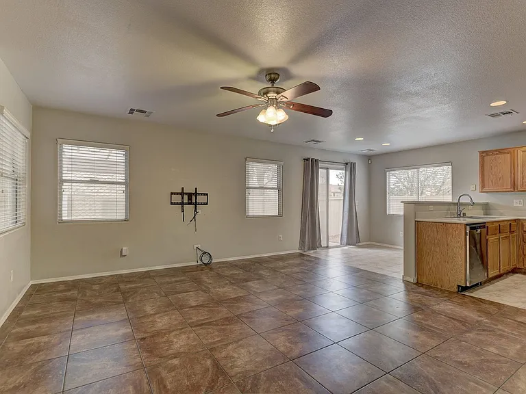 1052 Coronado Peak Ave — Photo 4