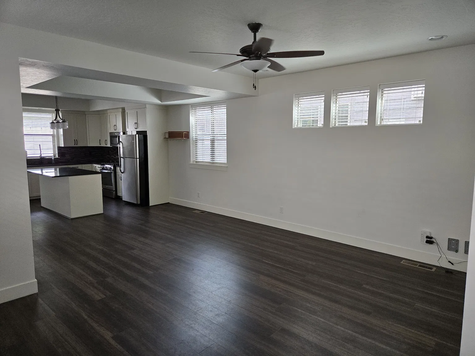3 bed, 1601 sqft, $2,950 — Photo 2