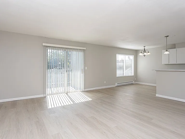The Seasons Apartments — Photo 15
