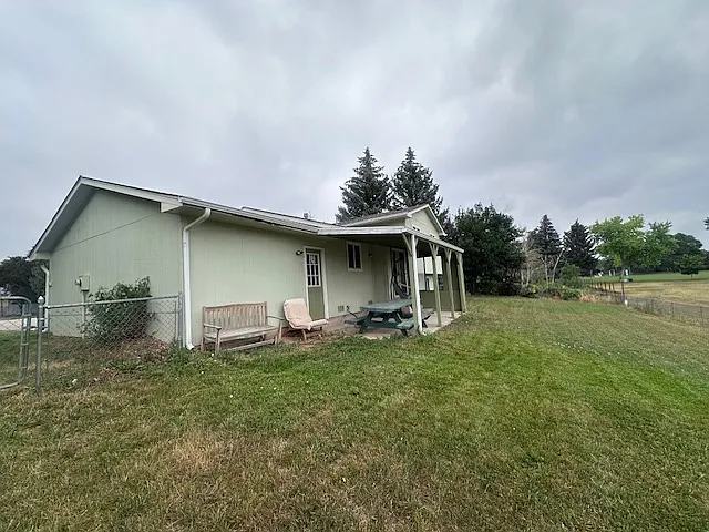 2300 Cotswold Ct — Photo 3