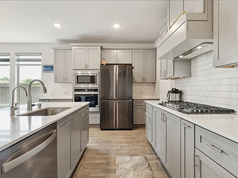 3640 Lillian Ct — Photo 49