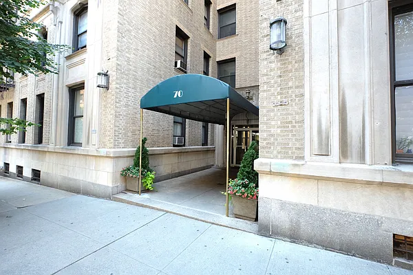 Sold by Citi Habitats | media 8