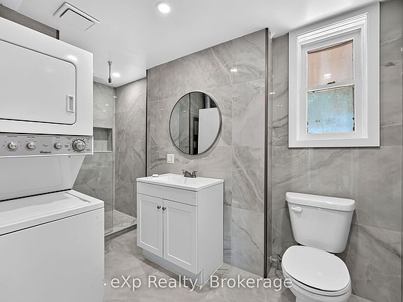 3rd image of 31 Waterloo St S