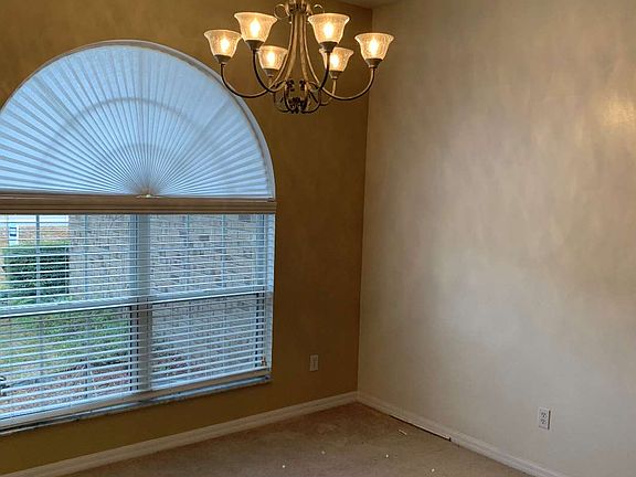 5th image of 184 SW Story Pl