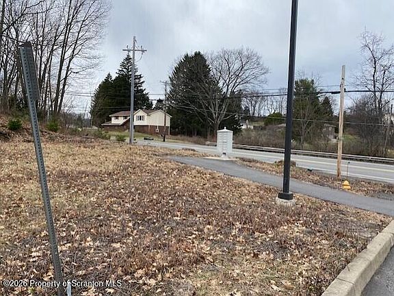 4th image of Roberts Way