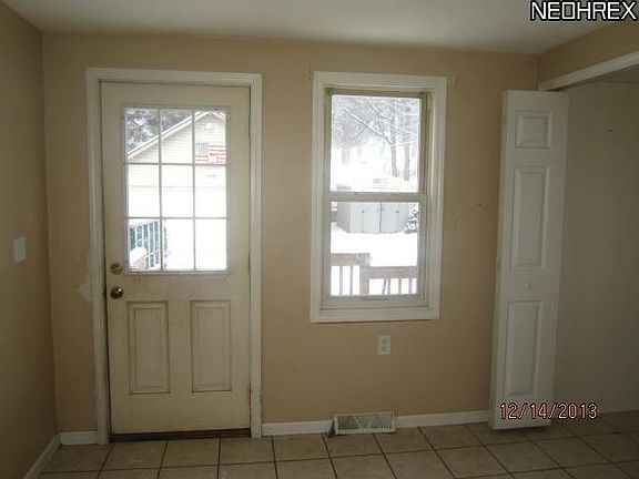 4th image of 231 Evergreen St