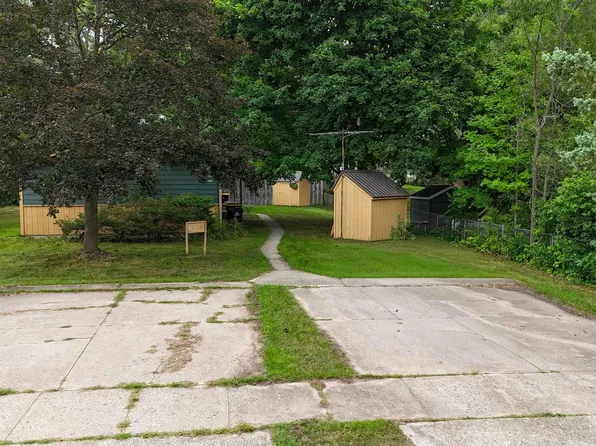 718 & 720 N Cooley St, Mount Pleasant, MI 48858