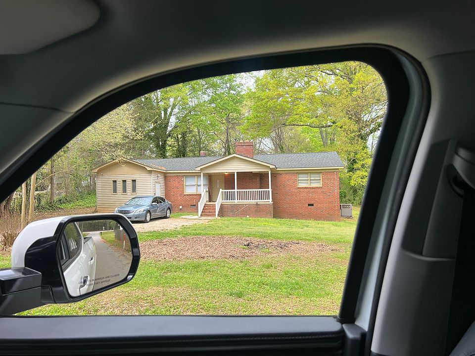 1st image of 104 Cedar Ct