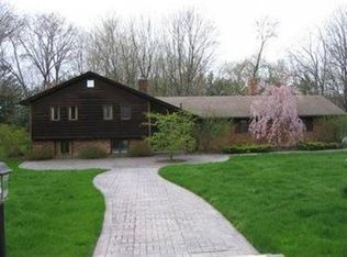 2865 Som Center Rd, Hunting Valley, OH 44022