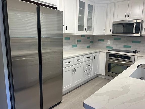 3rd image of 661 Chemeketa Dr #A