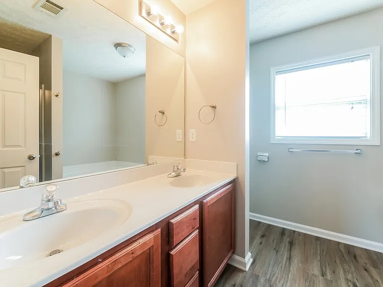 216 Winterbury Dr — Photo 12
